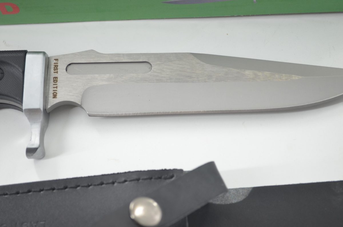 Rambo V Last Blood Heartstopper MK-8 Collectible Replica Knife - detail view 2