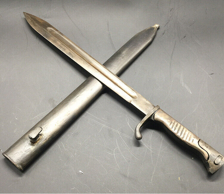WWI/WWII-Style German Butcher Blade Bayonet - detail view 2