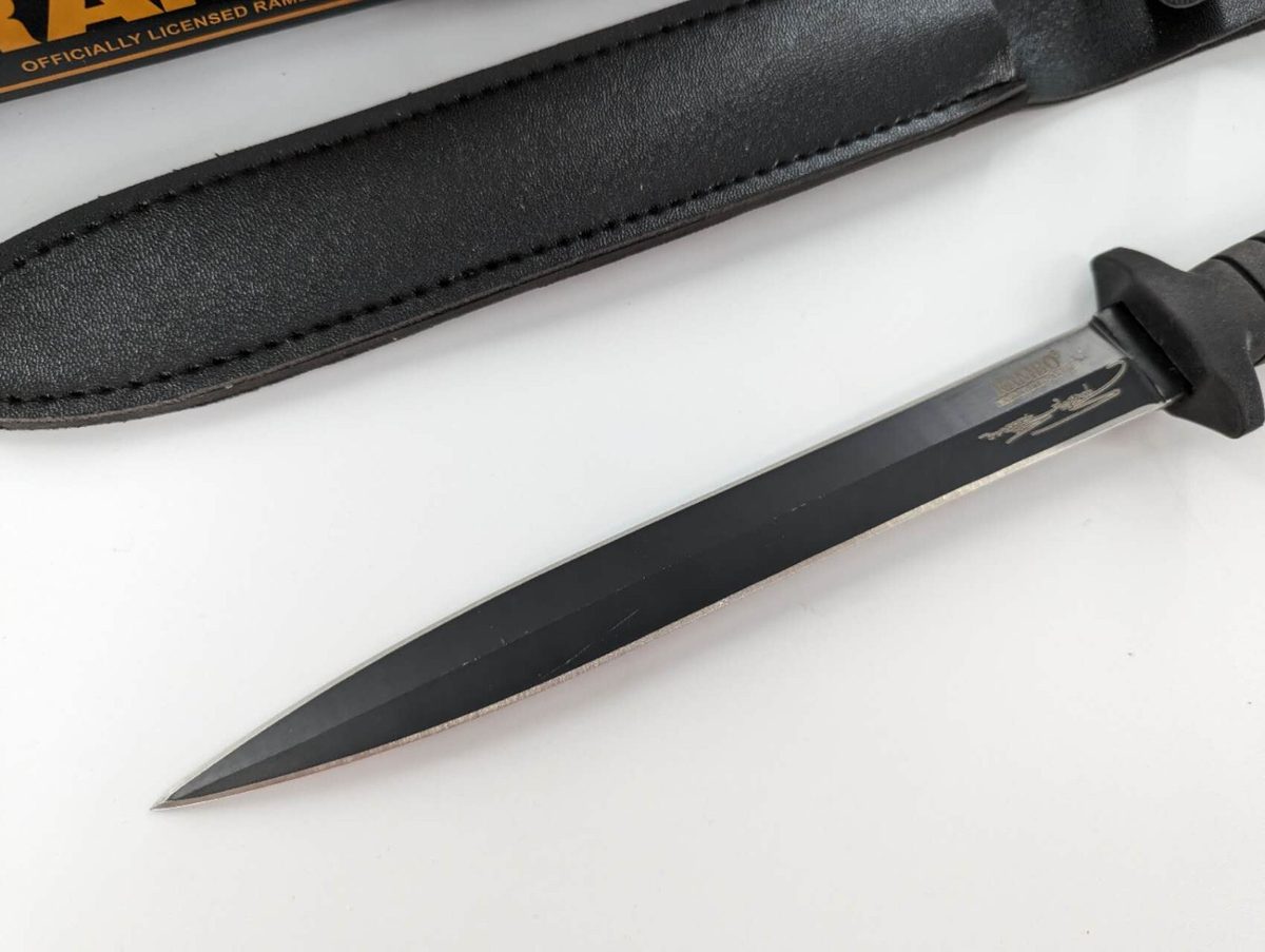 Rambo First Blood Part VI Double-Edged Collectible Replica Knife - detail view 4
