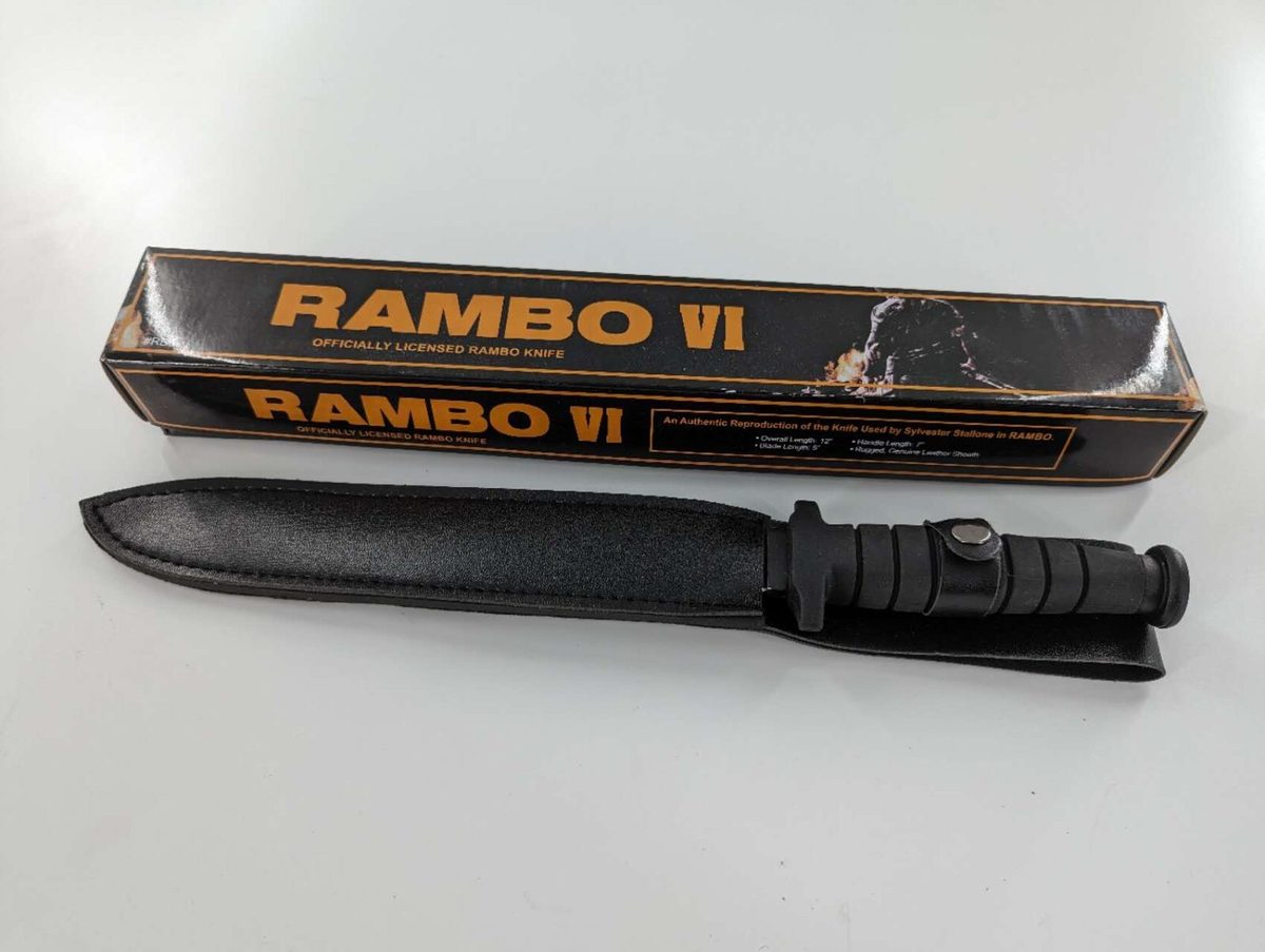 Rambo First Blood Part VI Double-Edged Collectible Replica Knife - detail view 5