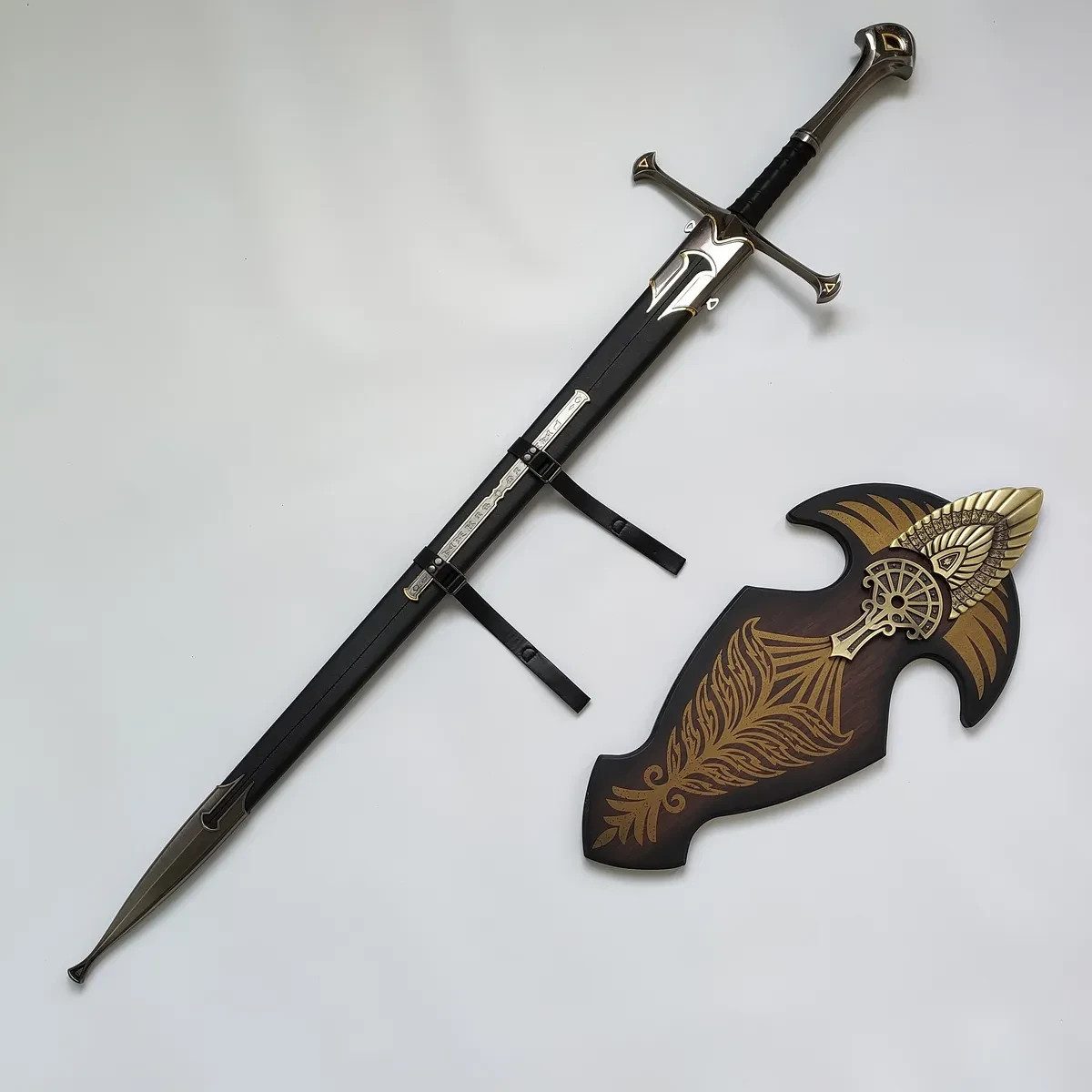 Lord of the Rings Narsil/anduril Sword Pattern Blade with Wall Plaque - detail view 2