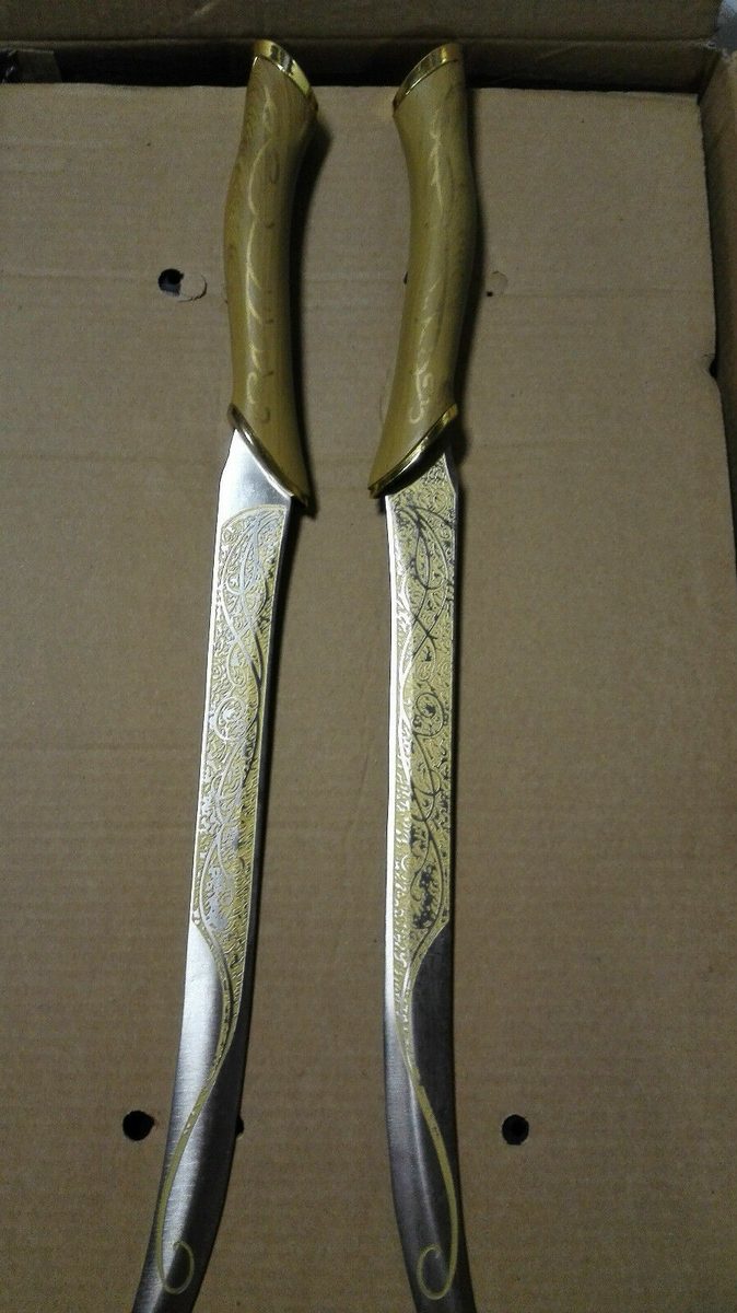 Set of 2 — Lord of the Rings / the Hobbit Legolas Elf Collectible Knife Swords with Plaque - detail view 4