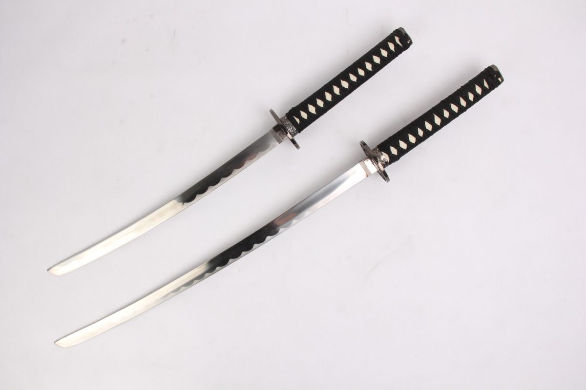 Set of 2 — Japanese Traditional Dragon Katana Wakizashi Silver - detail view 4