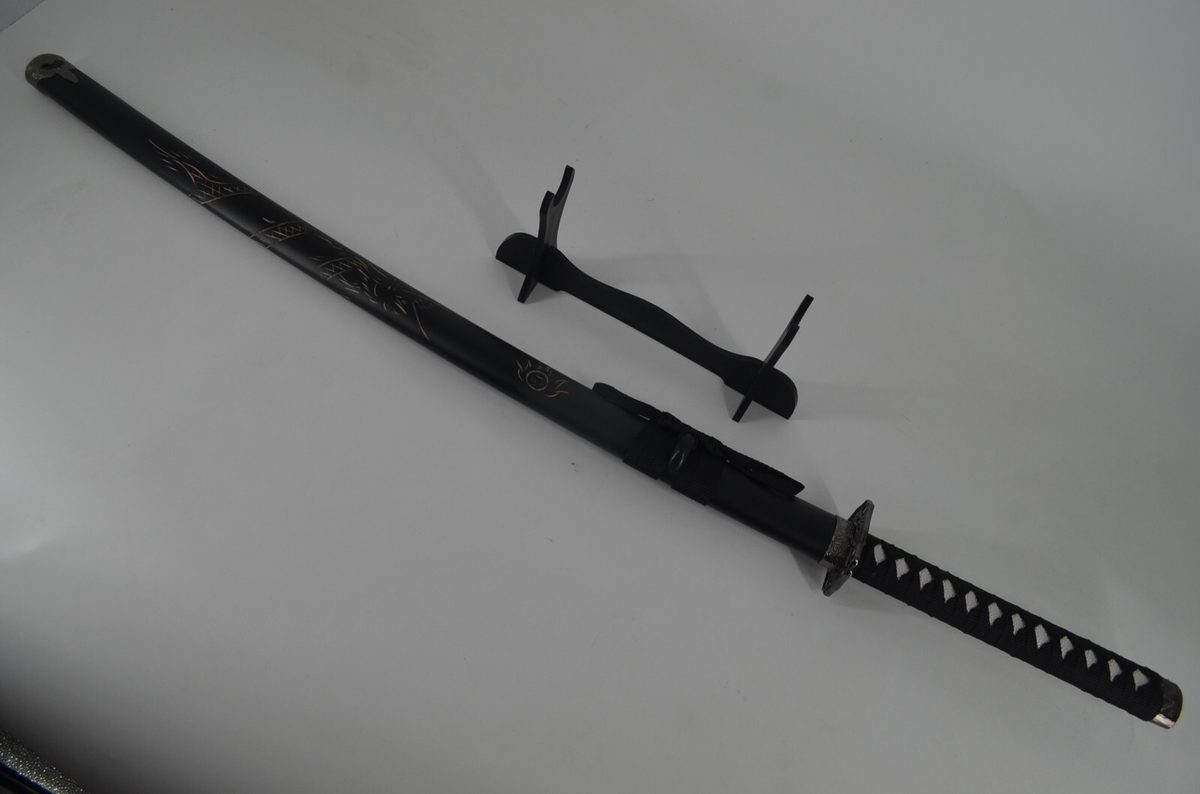 41" Black Dragon Sword Katana Cosplay & Stand - detail view 3
