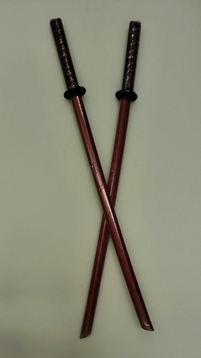 Set of 2 — Japanese Kendo Wooden Bokken Bokuto Samurai Training Swords - detail view 2