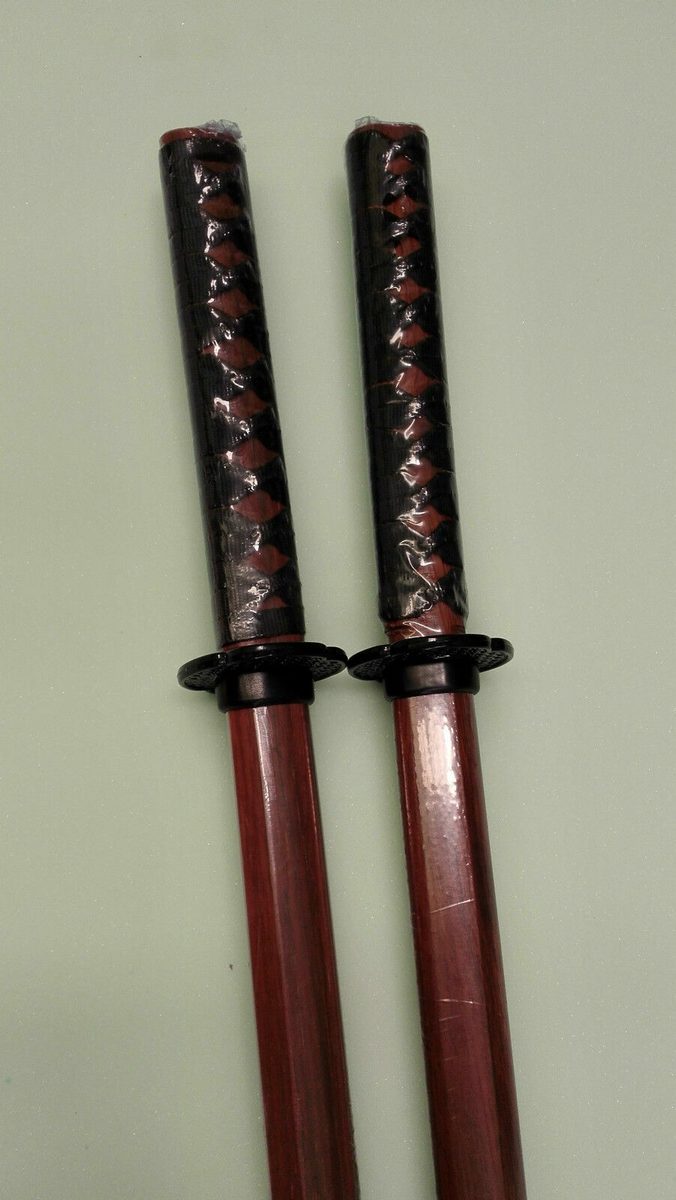 Set of 2 — Japanese Kendo Wooden Bokken Bokuto Samurai Training Swords - detail view 3