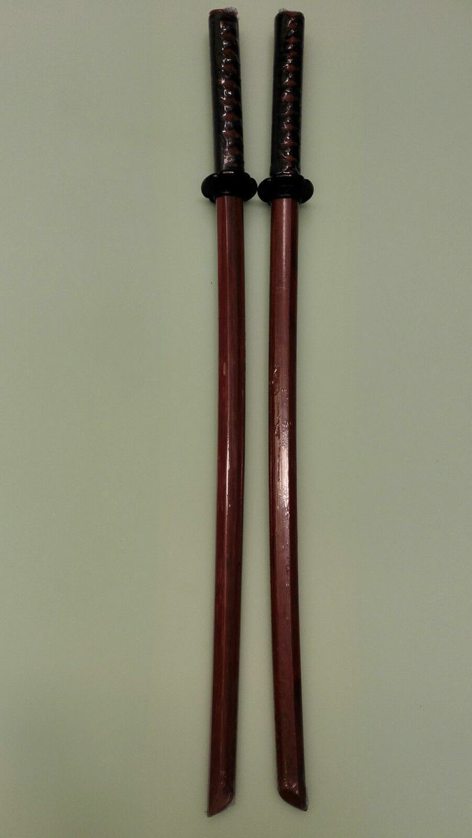 Set of 2 — Japanese Kendo Wooden Bokken Bokuto Samurai Training Swords - detail view 4