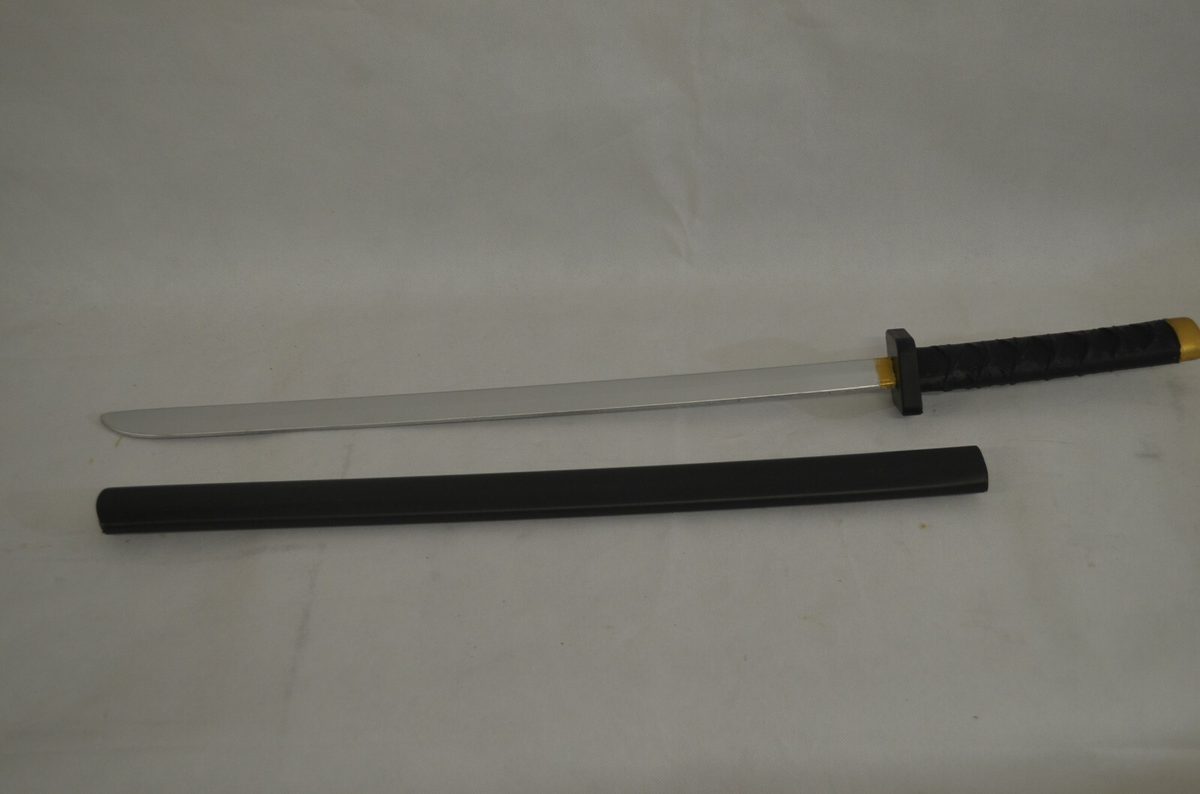 PU Foam Japanese Katana Sword with Sheath for Kids - detail view 3