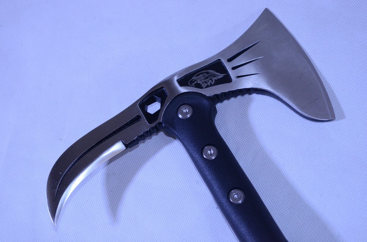 Eagle Hatchet & Axe Set — Collectible Display Piece - detail view 2