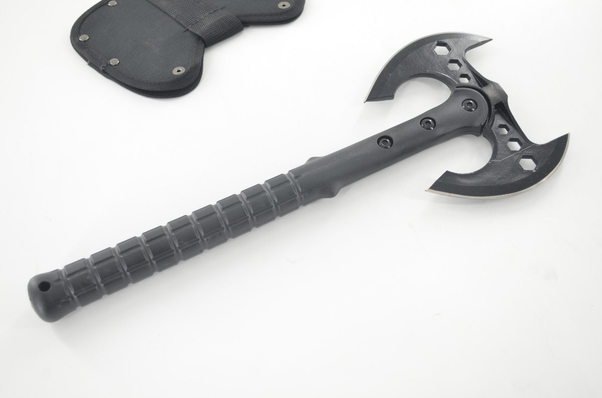 Double-Edged Viking Axe — Collectible Display Piece - detail view 4