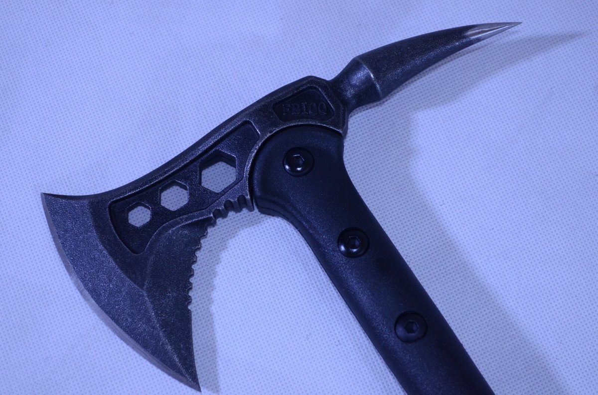 FBIQQ Tomahawk Axe 001 — Collectible Display Piece - detail view 2