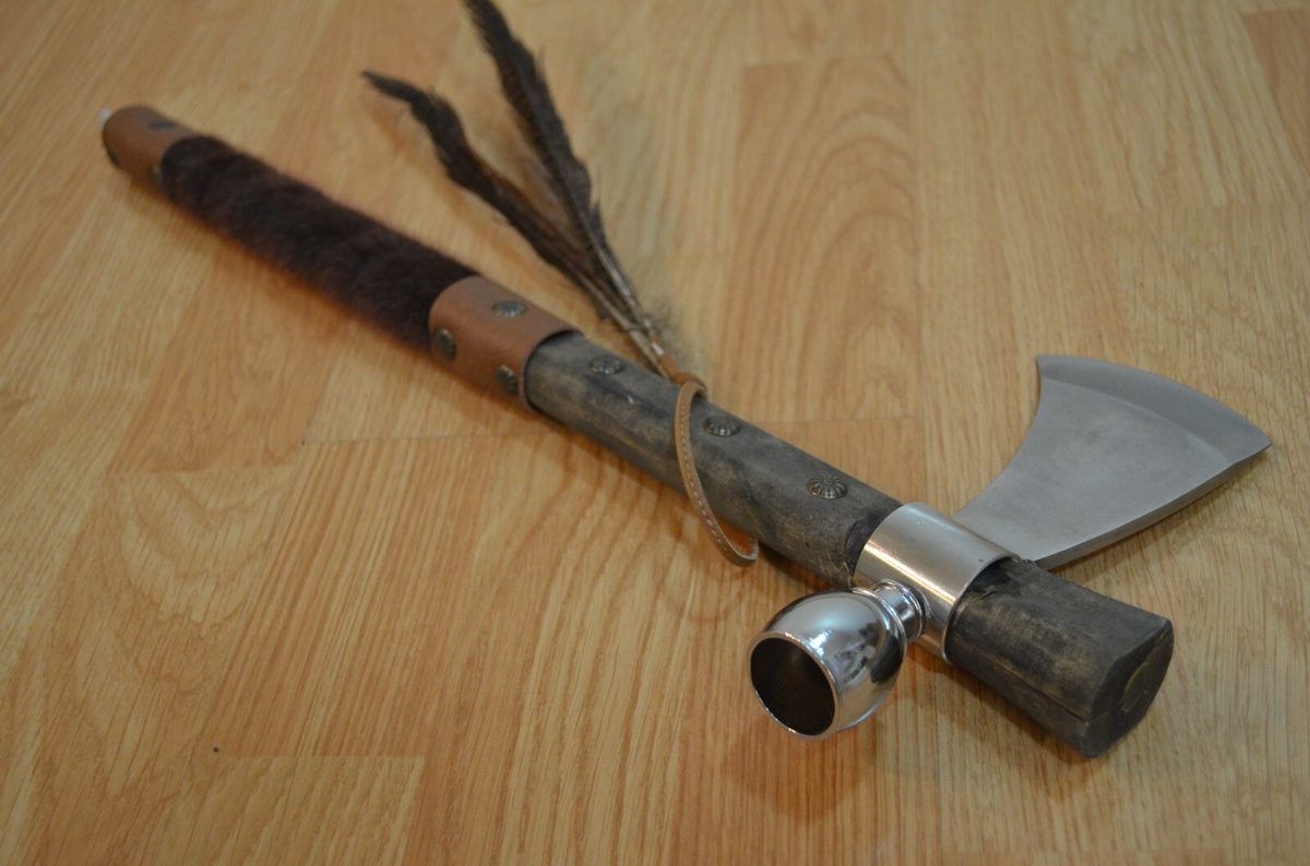 Fantasy Native American Tomahawk Hatchet — Display Replica Pipe - detail view 2