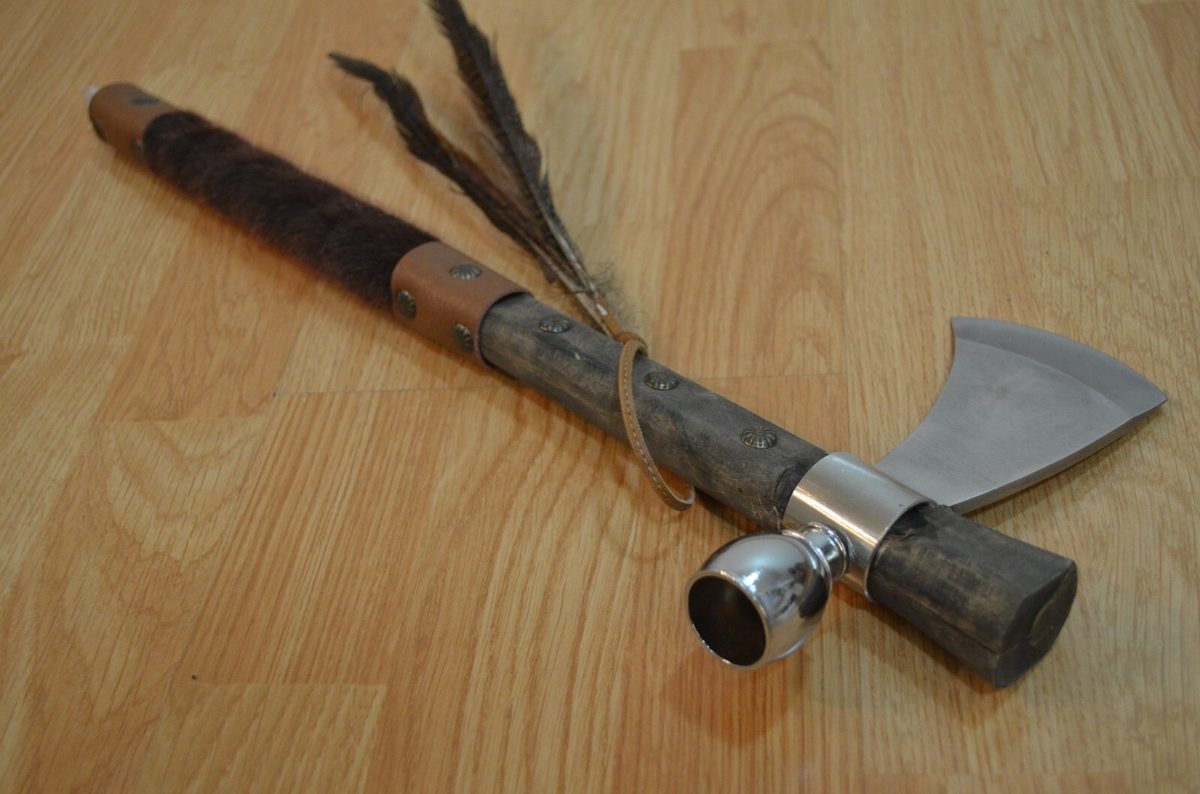 Fantasy Native American Tomahawk Hatchet — Display Replica Pipe - detail view 3