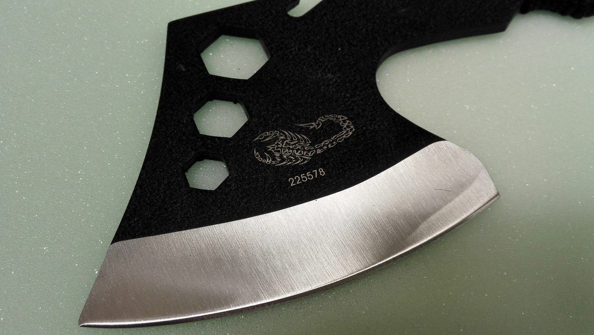 Scorpion Throwing Axe — Collectible Display Piece - detail view 4