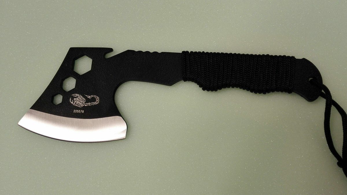 Scorpion Throwing Axe — Collectible Display Piece - detail view 5