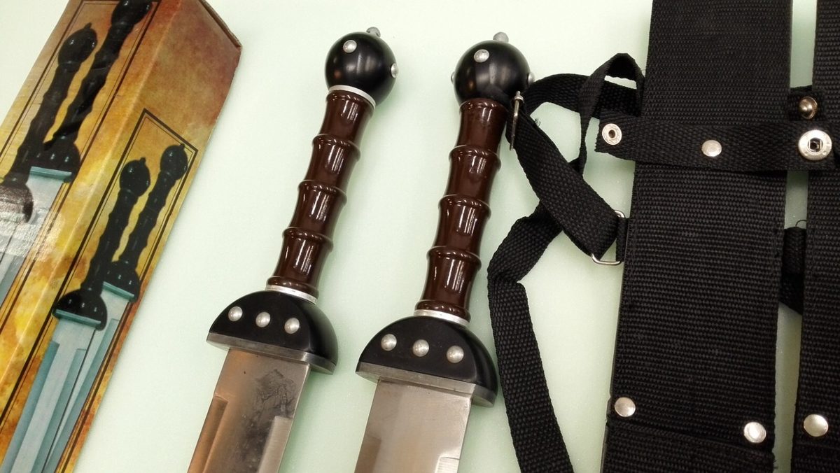 Set of 2 — Double Edged Gladiator Sword Roman Dagger - detail view 7