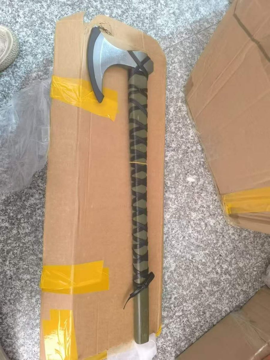 26" Metal Viking Axe of Ragnar with Wooden Plaque for Display - detail view 7