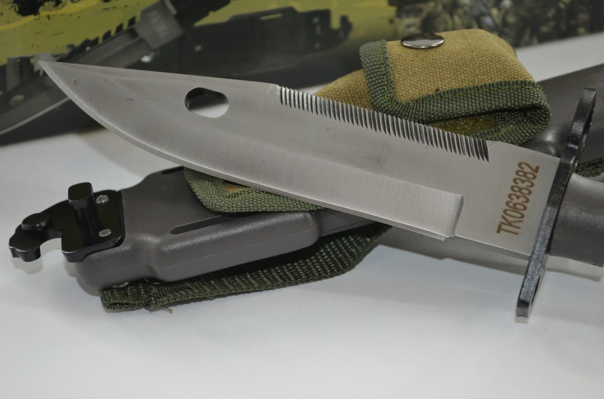 M9-Style Display Saber Knife with Sheath (TK0638382) — Collectible Replica - detail view 2