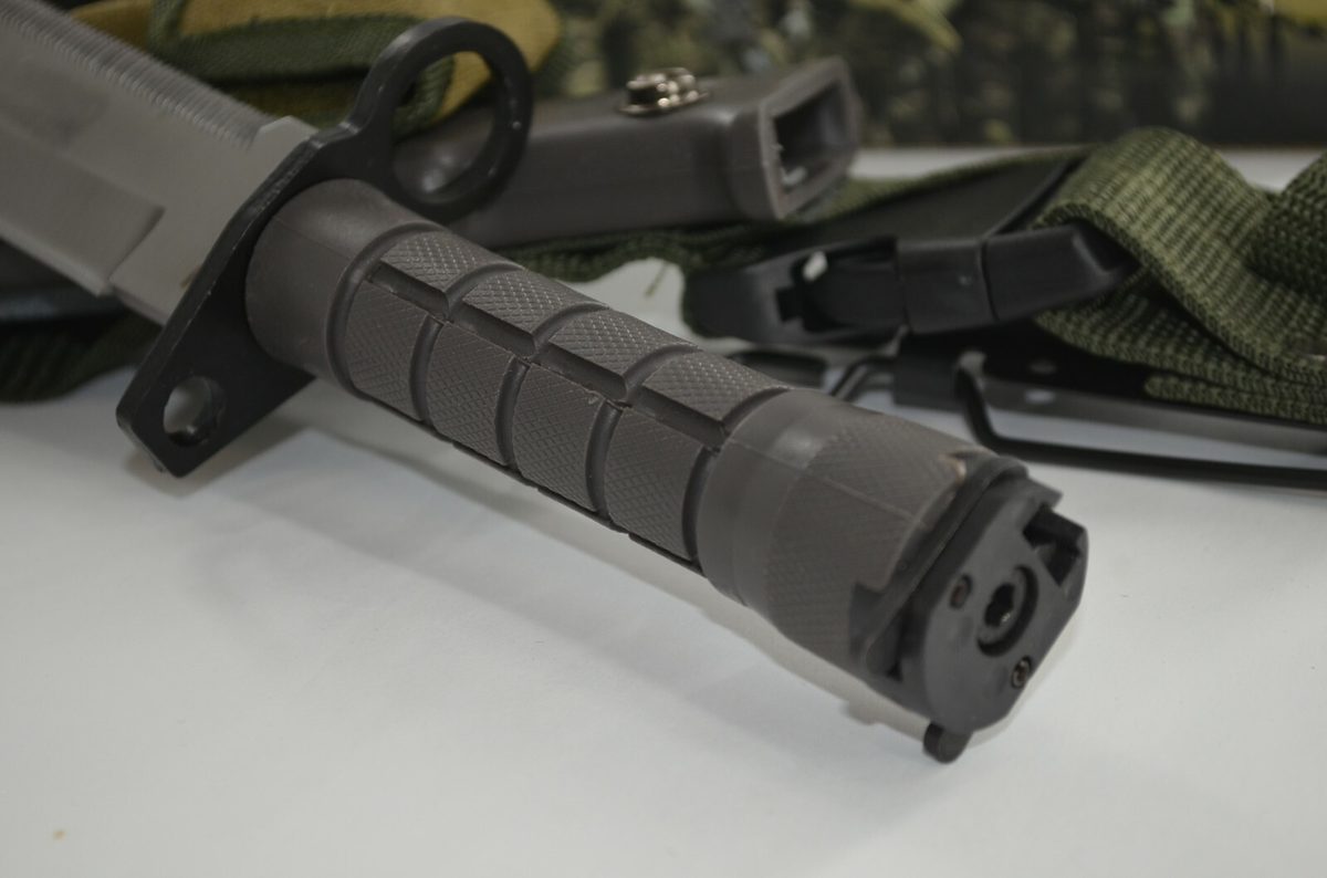 M9-Style Display Saber Knife with Sheath (TK0638382) — Collectible Replica - detail view 7