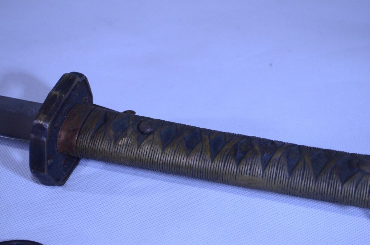 WWII-Style Japanese Officer Sword - Display Reproduction - detail view 2