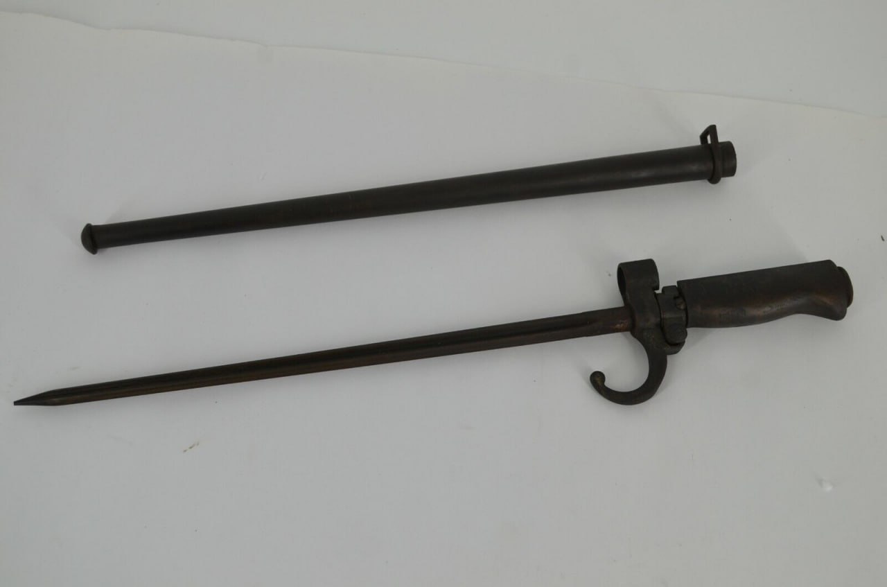 WWI/WWII-Style French Spike Bayonet - detail view 3