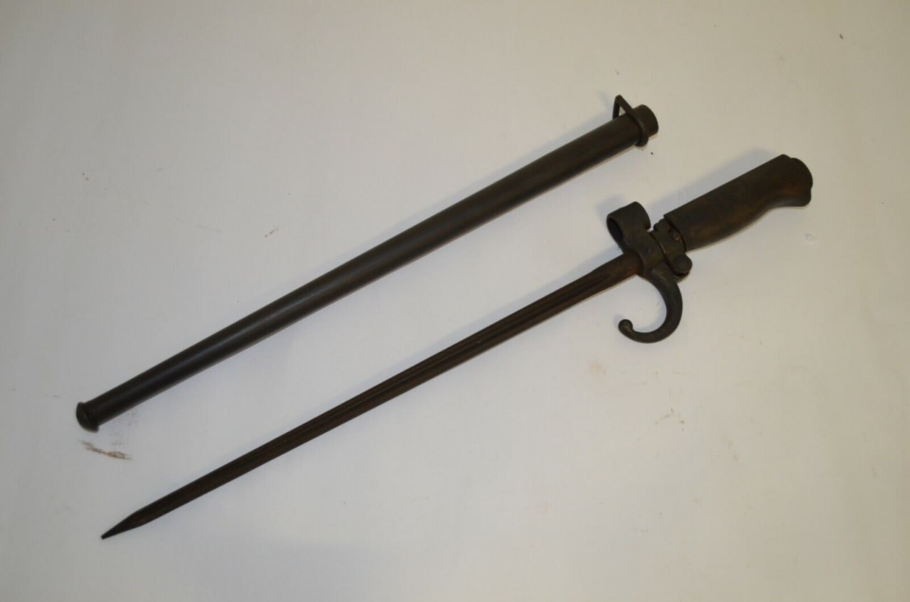 WWI/WWII-Style French Spike Bayonet - detail view 4