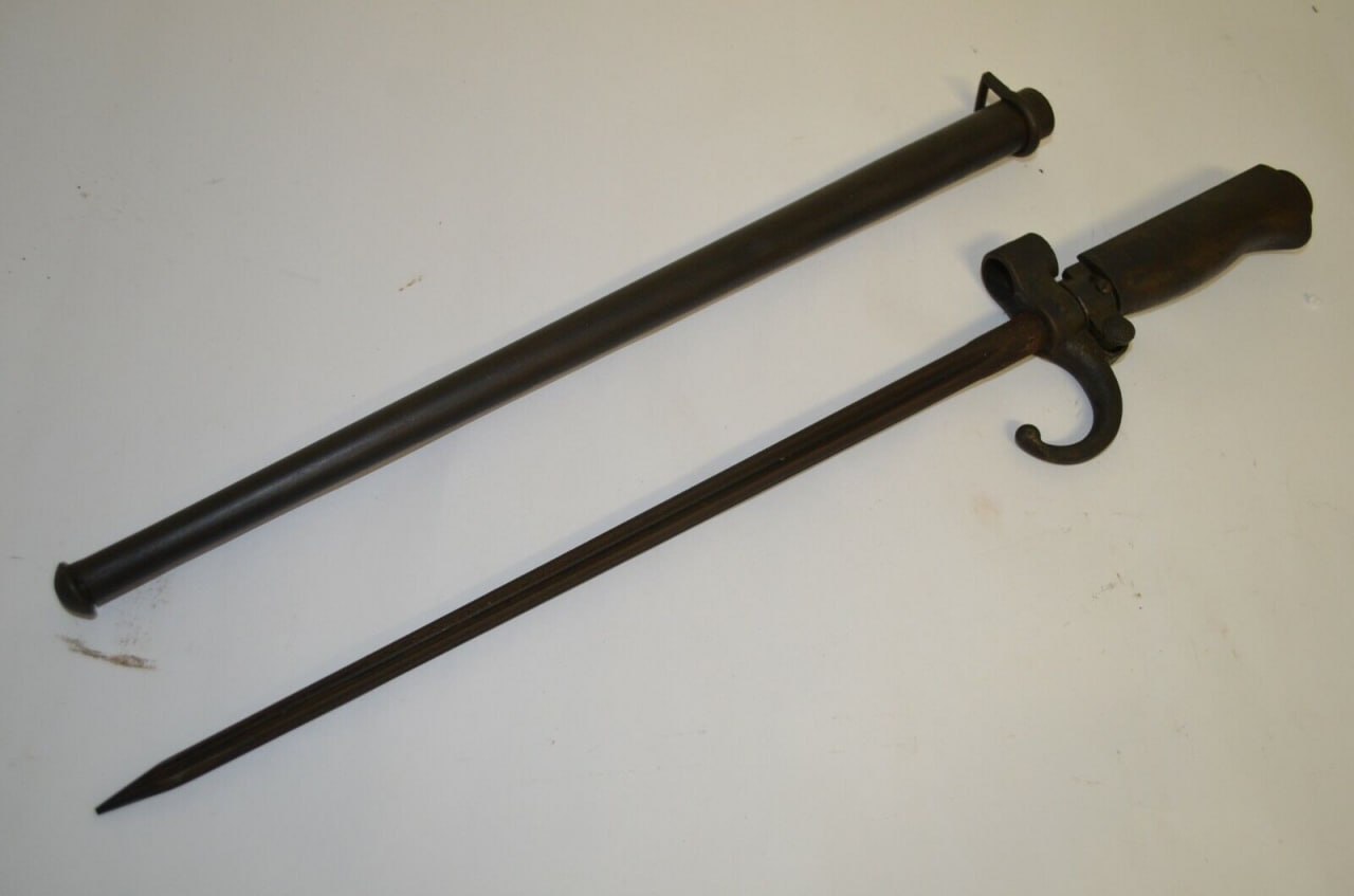 WWI/WWII-Style French Spike Bayonet - detail view 5